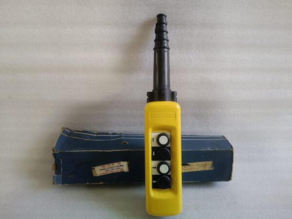 WhatsApp Image 2026-06-06 at 18.32.11 TELEMECANIQUE XAC-A481/XAC-A04 REMOTE
